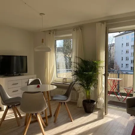 Ruhige Mit Parkplatz, Charmantes Viertel Apartment